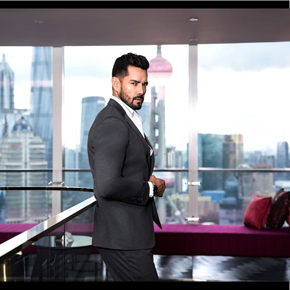 Meet your Posher, Leobardo - Picture 9 of 12